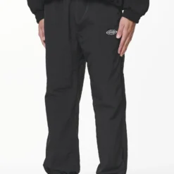 Drewo Wide Track Pants Onyx Black 8 Drewo Wide Track Pants Onyx Black -Fashigen Sales PGDR DO NOT DISTURB E COMMERCE PANTS MENS3608 scaled