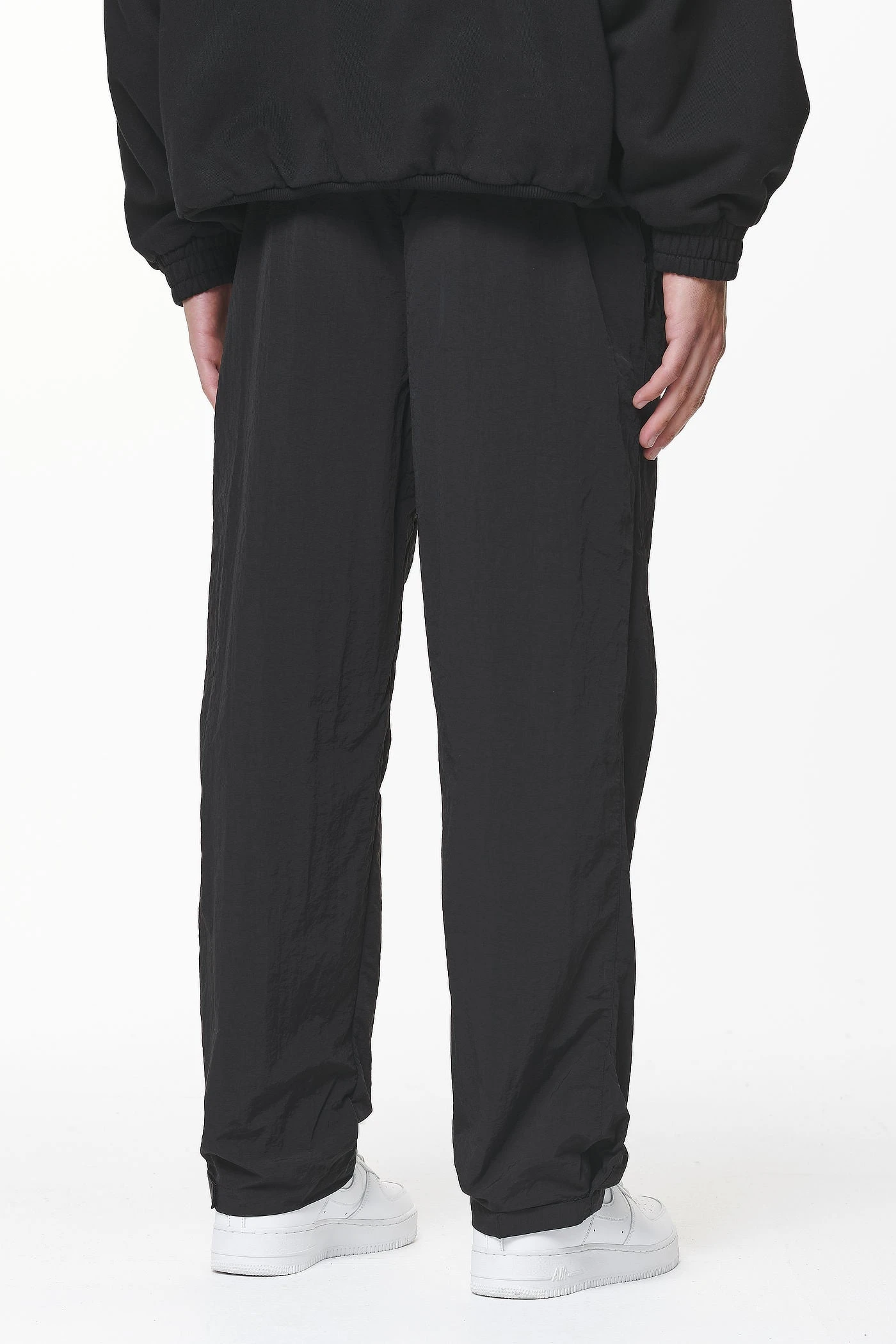 Drewo Wide Track Pants Onyx Black 4 Drewo Wide Track Pants Onyx Black - Image 4