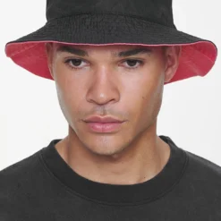 Juan Reversible Bucket Hat Black Strawberry