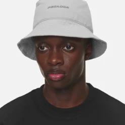 Logo Nylon Bucket Hat Cool Grey -Fashigen Sales PGDR NEVER TOO LATE ECOMMERCE MALE CAPS20 2d63e2cf f57e 4142 88d5 a1d47f361977